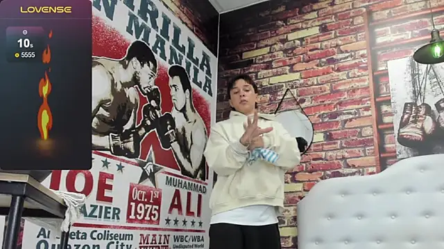 Snapshot of Rhaegal_hot chatting on March 19, 2025, 6:44 pm Rhaegal hot online show from March 19, 2025, 6:44 pm