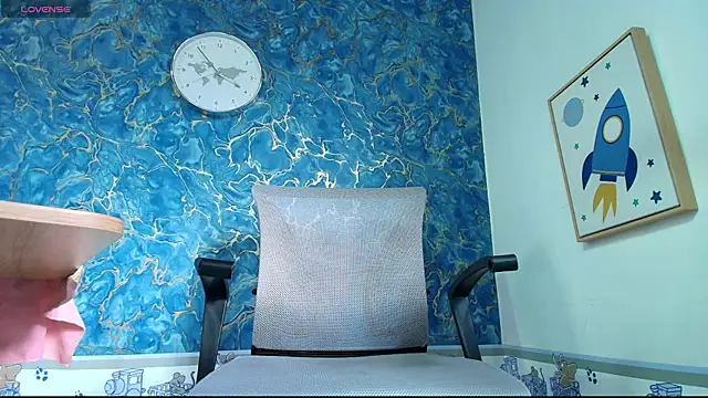 Snapshot of Rhaegal_hot chatting on October 18, 2025, 8:55 pm Rhaegal hot online show from October 18, 2025, 8:55 pm