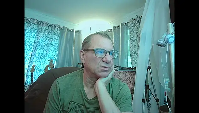 Snapshot of coryassman chatting on April 10, 2026, 8:49 pm coryassman online show from April 10, 2026, 8:49 pm