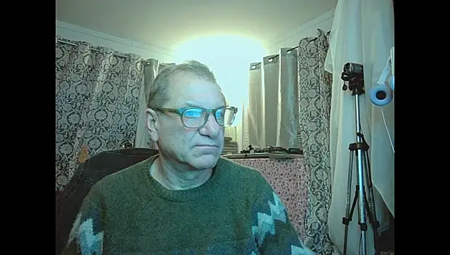 Snapshot of coryassman chatting on April 20, 2026, 7:55 am coryassman online show from April 20, 2026, 7:55 am