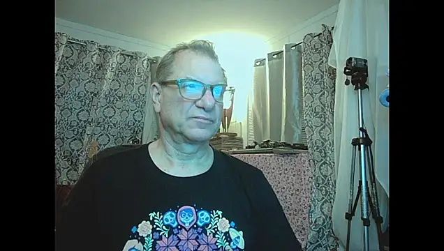Snapshot of coryassman chatting on April 18, 2026, 11:34 am coryassman online show from April 18, 2026, 11:34 am