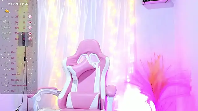 Snapshot of Alice_0120 chatting on December 7, 2024, 5:32 am Alice 0120 online show from December 7, 2024, 5:32 am