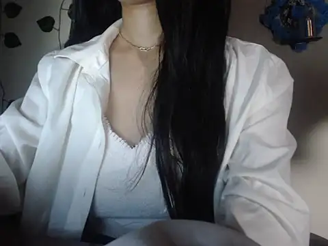 Snapshot of emma_06@xh chatting on June 3, 2026, 8:24 pm emma 06xh online show from June 3, 2026, 8:24 pm