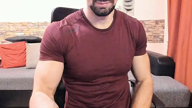 HotHunkTrainer online show from April 16, 2026, 8:37 am