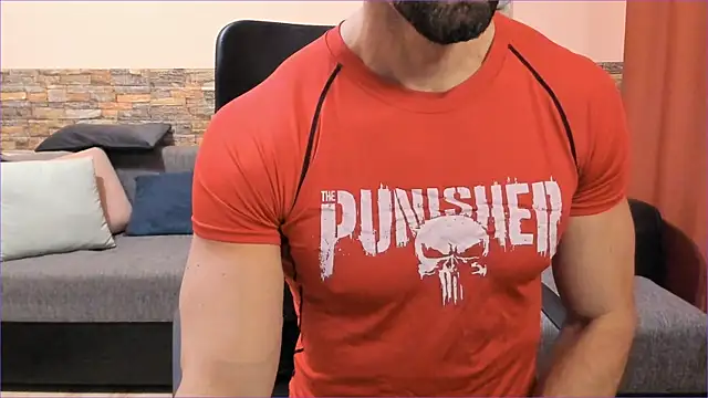 Snapshot of HotHunkTrainer chatting on November 13, 2025, 8:40 am HotHunkTrainer online show from November 13, 2025, 8:40 am