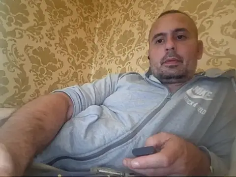 Snapshot of Basszos88i chatting on September 27, 2025, 10:49 pm Basszos88i online show from September 27, 2025, 10:49 pm