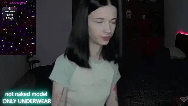 Snapshot of Miya_Dream_UKR chatting on January 19, 2025, 1:32 am Miya Dream UKR online show from January 19, 2025, 1:32 am