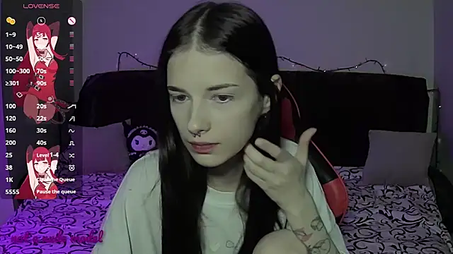 Snapshot of Miya_Dream_UKR chatting on December 19, 2025, 10:56 pm Miya Dream UKR online show from December 19, 2025, 10:56 pm