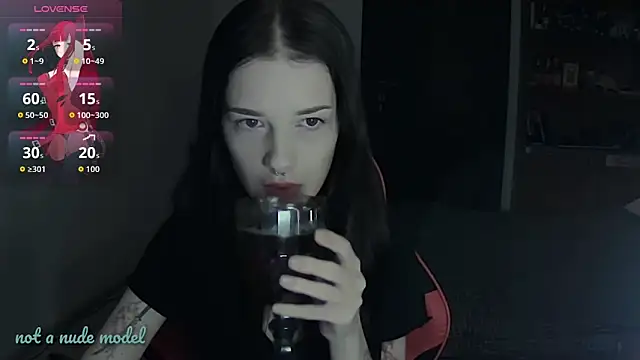 Snapshot of Miya_Dream_UKR chatting on November 19, 2025, 3:45 pm Miya Dream UKR online show from November 19, 2025, 3:45 pm