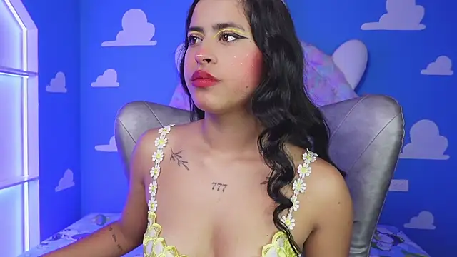 Snapshot of miss_romyna chatting on December 20, 2025, 11:02 am miss romyna online show from December 20, 2025, 11:02 am