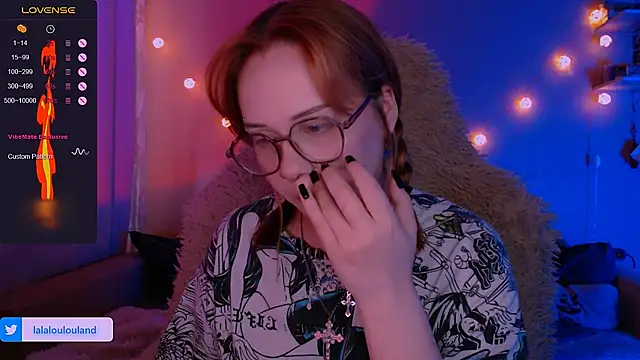 Snapshot of lala_loulou_land chatting on March 2, 2025, 2:04 pm lala loulou land online show from March 2, 2025, 2:04 pm