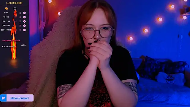 Snapshot of lala_loulou_land chatting on March 19, 2025, 2:05 am lala loulou land online show from March 19, 2025, 2:05 am