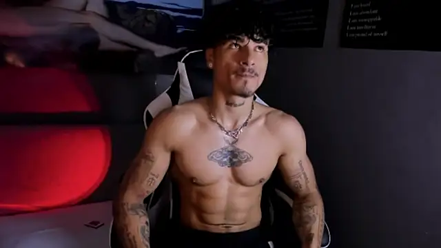 Snapshot of Thomas_Fit1 chatting on April 17, 2026, 5:49 pm Thomas Fit1 online show from April 17, 2026, 5:49 pm