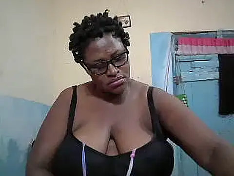 sexy bigboobss online show from May 8, 2026, 7:56 am