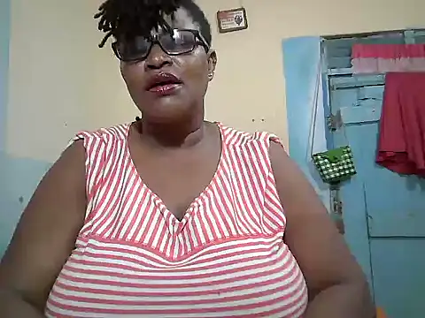 Snapshot of sexy_bigboobss chatting on March 5, 2026, 8:33 am sexy bigboobss online show from March 5, 2026, 8:33 am