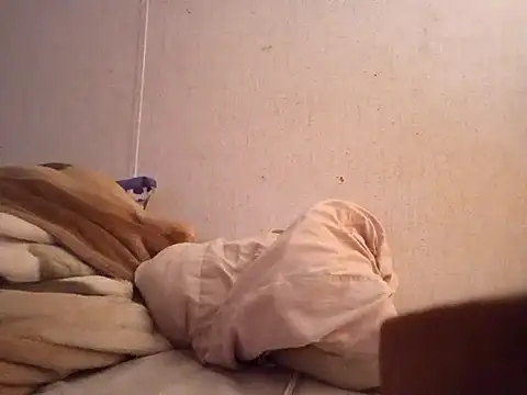 Xoc8  online show from September 28, 2025, 2:24 pm