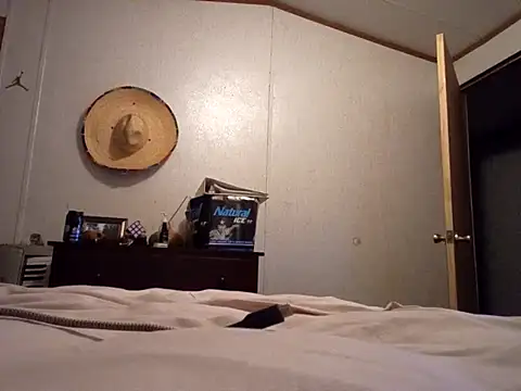 Xoc8  online show from March 19, 2025, 6:12 pm