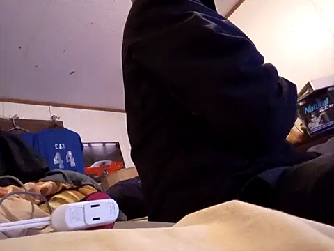 Xoc8  online show from March 7, 2025, 5:08 am