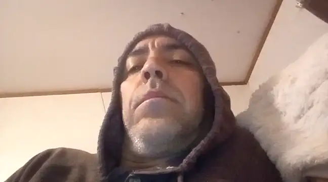 Xoc8  online show from March 4, 2025, 9:51 am