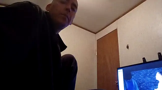 Xoc8  online show from March 7, 2025, 12:01 pm