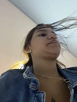 AnthonelaDuque online show from February 19, 2026, 11:40 am