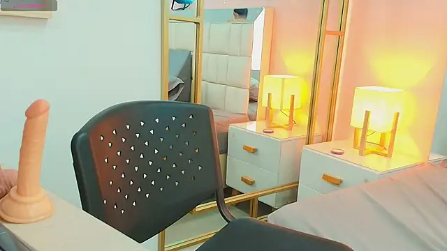 anahi maite online show from December 20, 2025, 8:33 pm