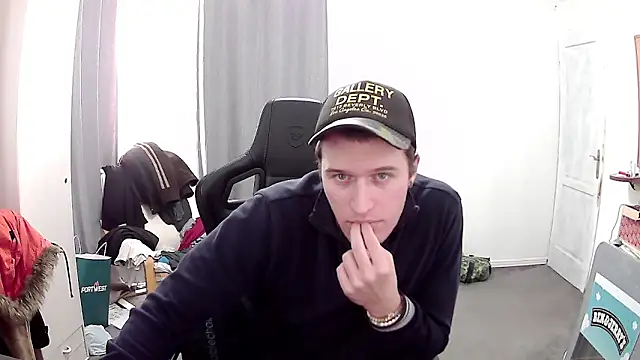 PKrisztian online show from February 8, 2026, 6:05 pm