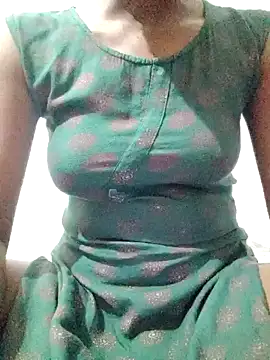 rituporna2004 online show from March 3, 2025, 1:12 pm