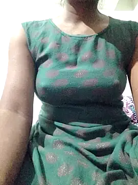 Snapshot of rituporna2004 chatting on December 22, 2025, 2:22 am rituporna2004 online show from December 22, 2025, 2:22 am