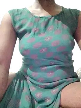 rituporna2004 online show from October 11, 2025, 3:13 pm