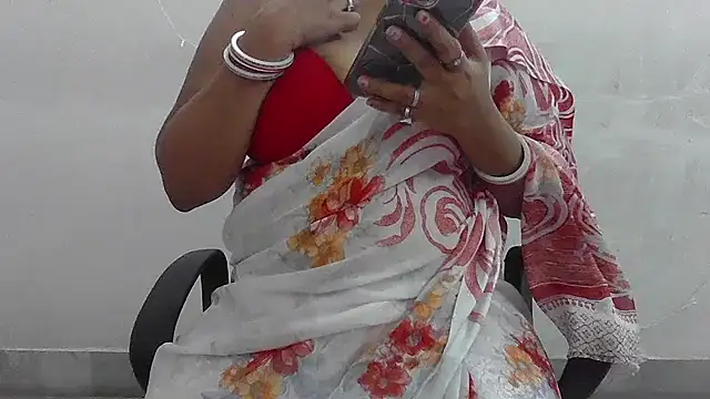 Snapshot of my-laila chatting on July 4, 2026, 8:10 am my-laila online show from July 4, 2026, 8:10 am