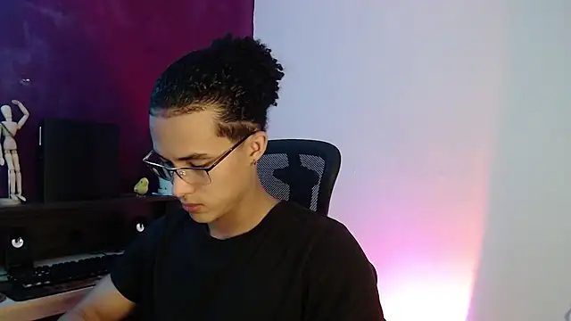 alejo x3 online show from March 16, 2025, 1:59 am