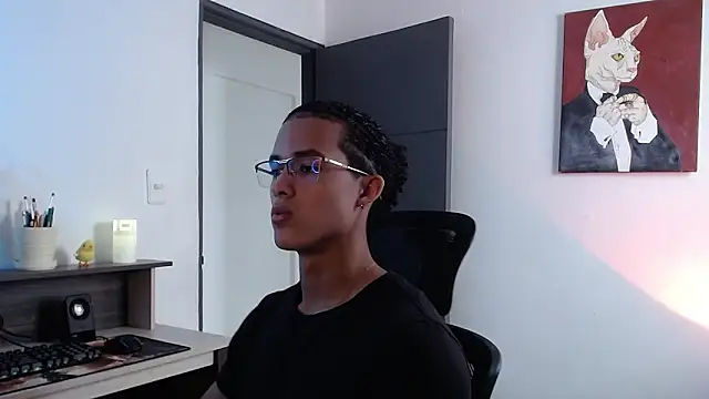 alejo x3 online show from February 12, 2025, 4:22 pm