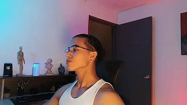 alejo x3 online show from September 24, 2025, 11:54 pm