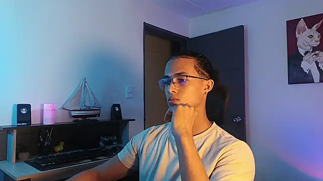 alejo x3 online show from October 28, 2025, 12:44 am