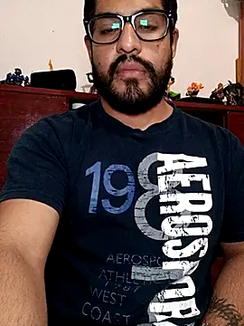 Snapshot of HombreS3n chatting on March 11, 2025, 2:42 am HombreS3n online show from March 11, 2025, 2:42 am