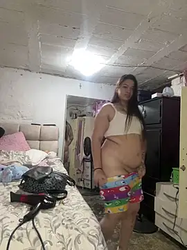 Snapshot of GemaGranadoss chatting on April 9, 2026, 10:27 pm GemaGranadoss online show from April 9, 2026, 10:27 pm