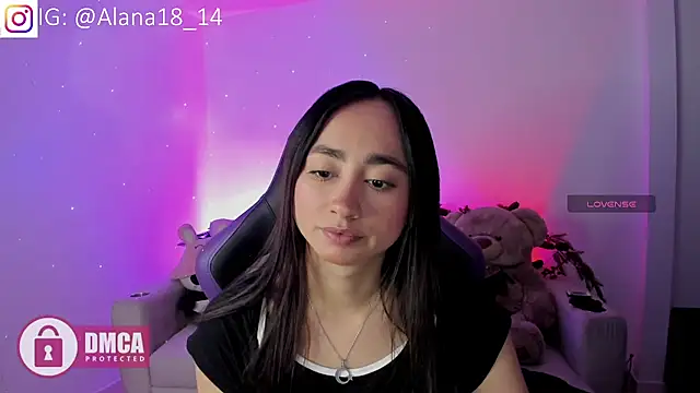 Snapshot of Alana_Pherson chatting on November 5, 2025, 12:58 am Alana Pherson online show from November 5, 2025, 12:58 am