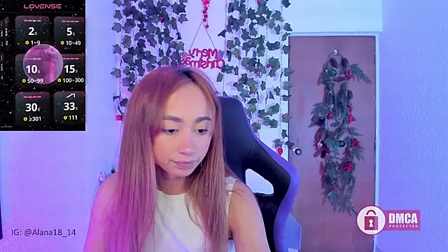 Snapshot of Alana_Pherson chatting on December 15, 2024, 4:18 am Alana Pherson online show from December 15, 2024, 4:18 am