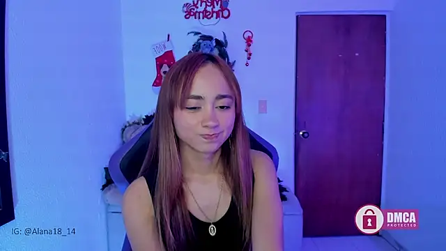 Snapshot of Alana_Pherson chatting on December 10, 2024, 4:34 am Alana Pherson online show from December 10, 2024, 4:34 am