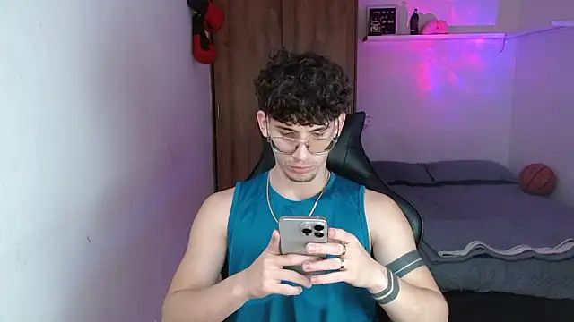 Kisan Smith online show from March 12, 2026, 2:39 am