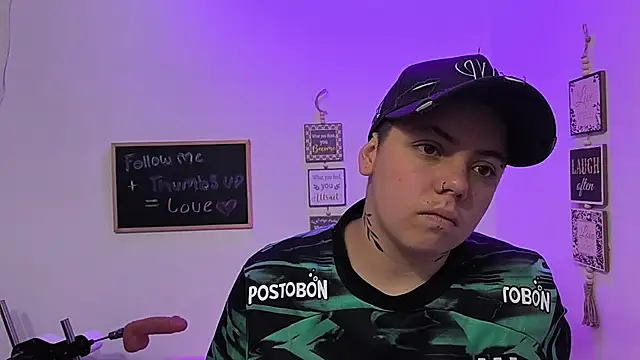 Snapshot of aron_lettone01 chatting on March 14, 2026, 1:44 am aron lettone01 online show from March 14, 2026, 1:44 am