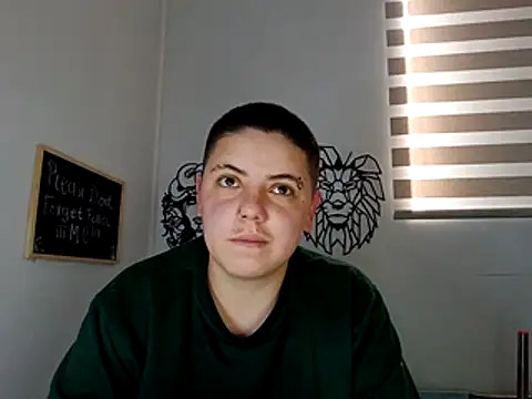 Snapshot of aron_lettone01 chatting on October 23, 2025, 5:33 pm aron lettone01 online show from October 23, 2025, 5:33 pm