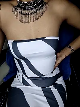 Snapshot of Leeeezzzz_roy chatting on October 5, 2025, 7:04 pm Leeeezzzz roy online show from October 5, 2025, 7:04 pm