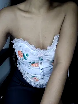 Snapshot of Leeeezzzz_roy chatting on September 25, 2025, 6:03 pm Leeeezzzz roy online show from September 25, 2025, 6:03 pm