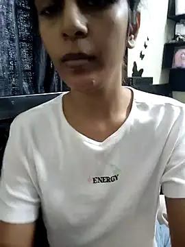 Snapshot of Leeeezzzz_roy chatting on December 20, 2024, 9:11 am Leeeezzzz roy online show from December 20, 2024, 9:11 am