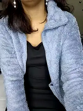 Snapshot of Leeeezzzz_roy chatting on January 17, 2025, 7:49 pm Leeeezzzz roy online show from January 17, 2025, 7:49 pm