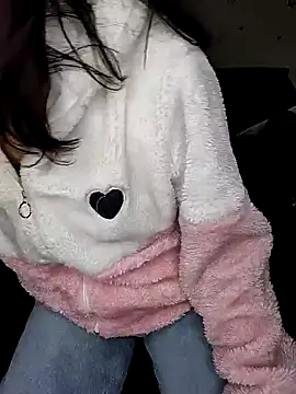 Snapshot of Leeeezzzz_roy chatting on December 18, 2024, 10:13 pm Leeeezzzz roy online show from December 18, 2024, 10:13 pm