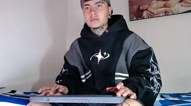 Snapshot of dannteftm chatting on December 25, 2024, 3:17 pm dannteftm online show from December 25, 2024, 3:17 pm