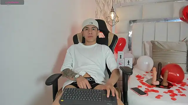 Snapshot of 1m_Joel chatting on February 15, 2025, 5:19 am 1m Joel online show from February 15, 2025, 5:19 am